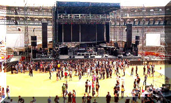 La plaza de toros de Valencia, al comenzar el festival. Pica y lo vers en grande